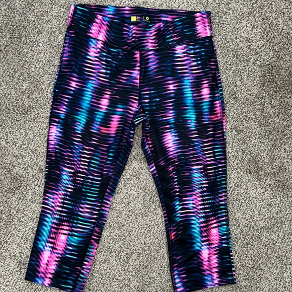 XERSION cropped work out pants - Picture 1 of 3